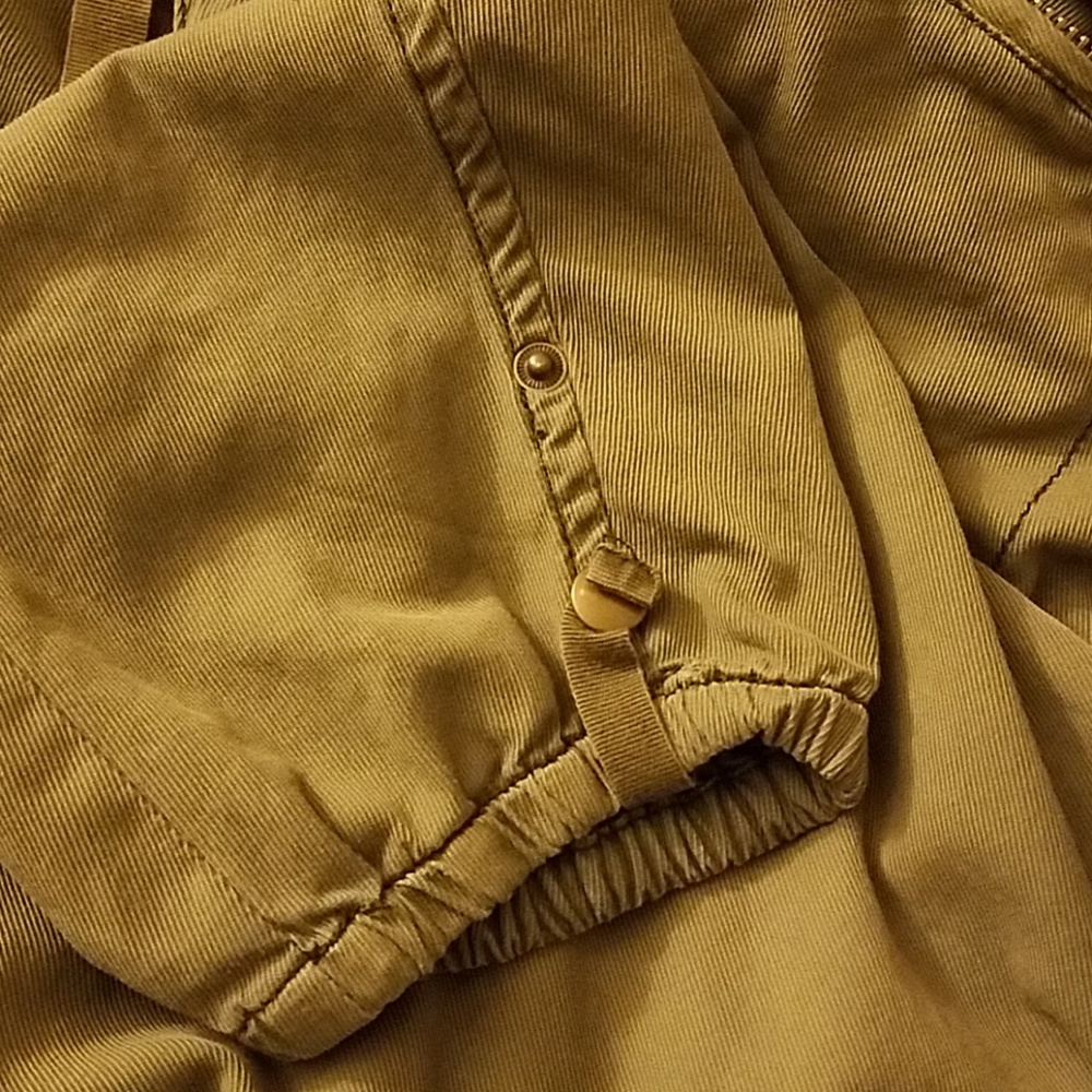 Free People Capris - Size 4 - Picture 5 of 8